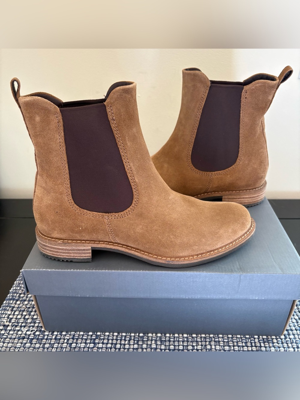 ECCO Sartorelle Chelsea Boots Camel Suede New In Box Size 37 6-6.5 DENMARK
